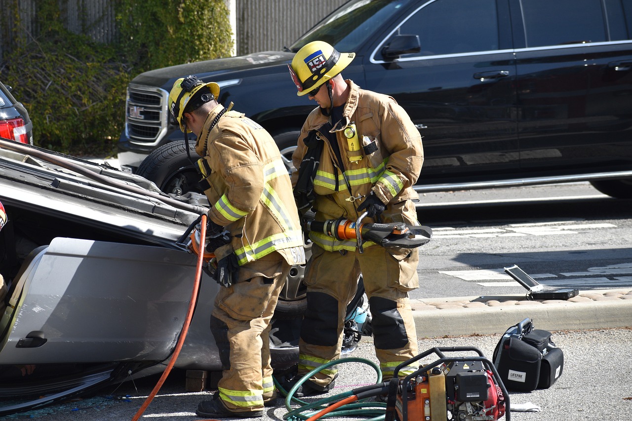 accident, car, car wallpapers, firemen, rescue, jaws, life